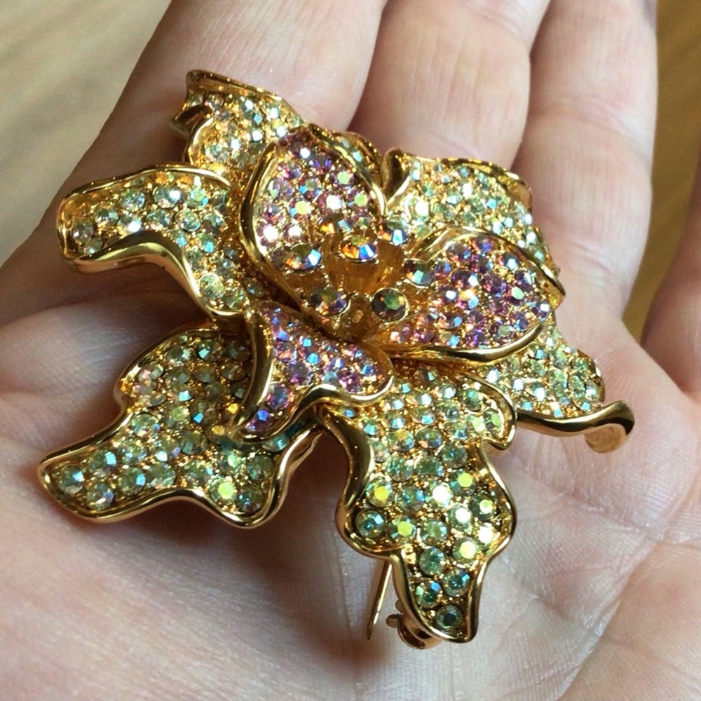JBK Camrose and Kross Pink Clear AB stones Flower Brooch